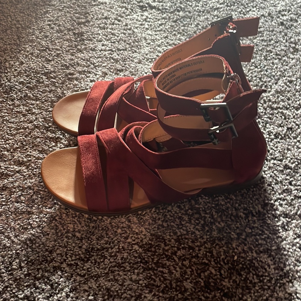 Sandals - Picture 2 of 4